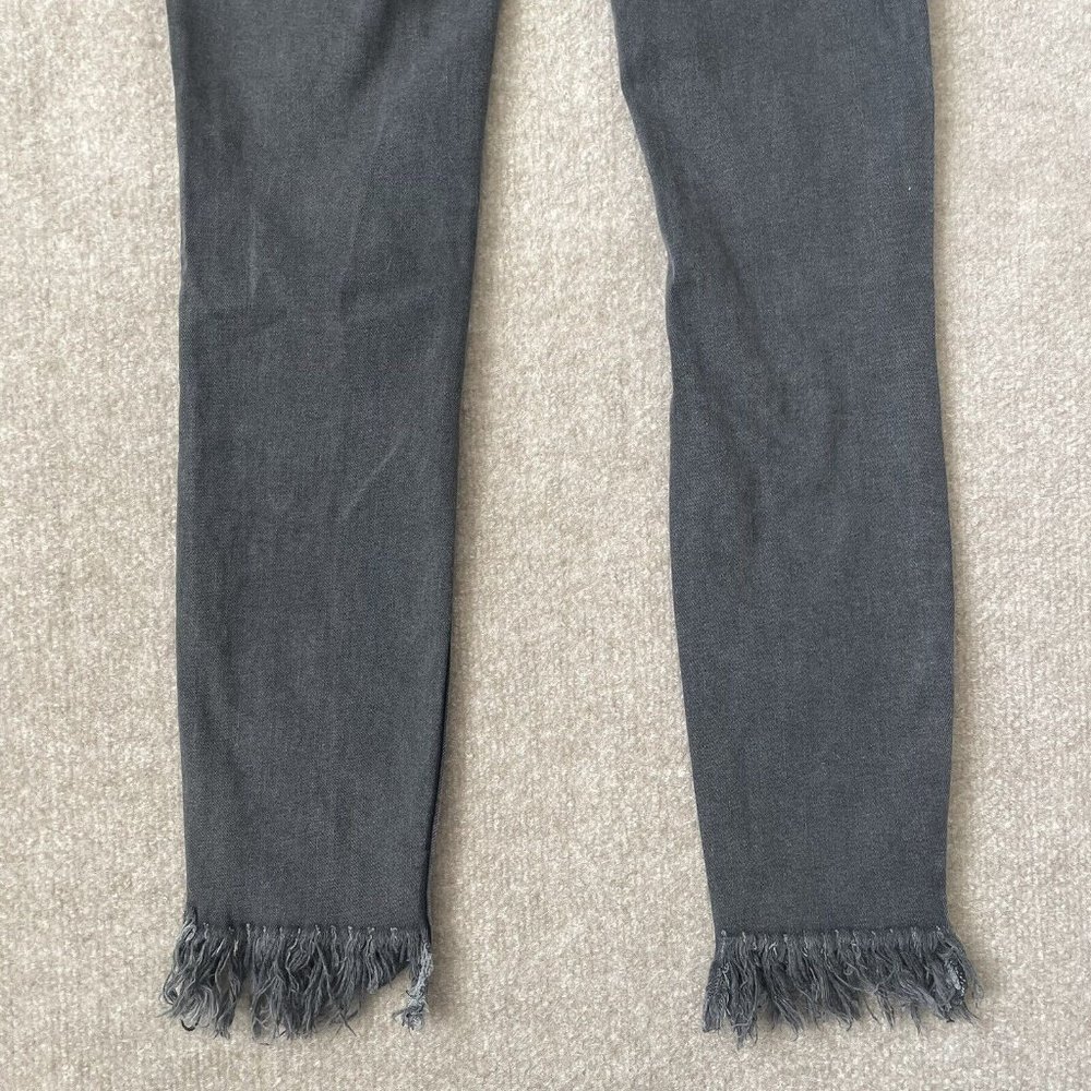 Free People Jeans Womens 24 Gray/Light Wash Black Distressed Stretch Fringe Hem - Picture 12 of 12